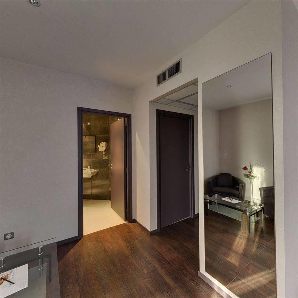 Hotel De La Cloche Dole Dış mekan fotoğraf