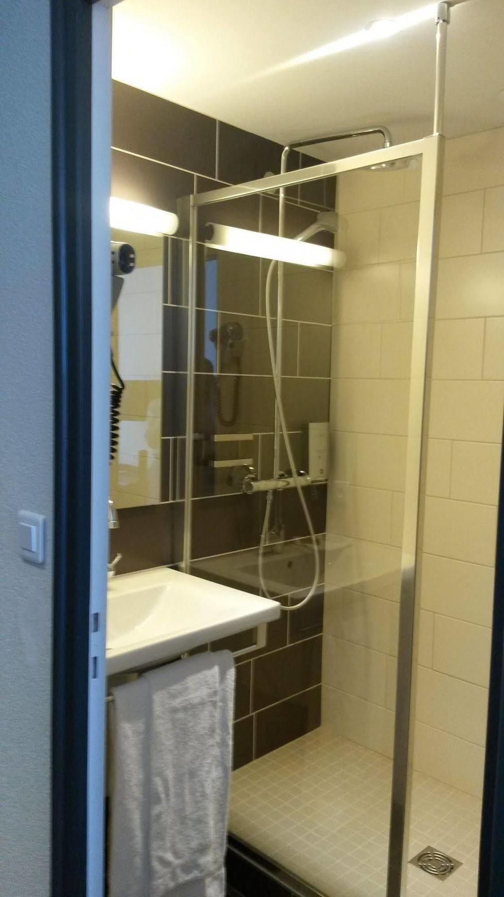 Hotel De La Cloche Dole Dış mekan fotoğraf