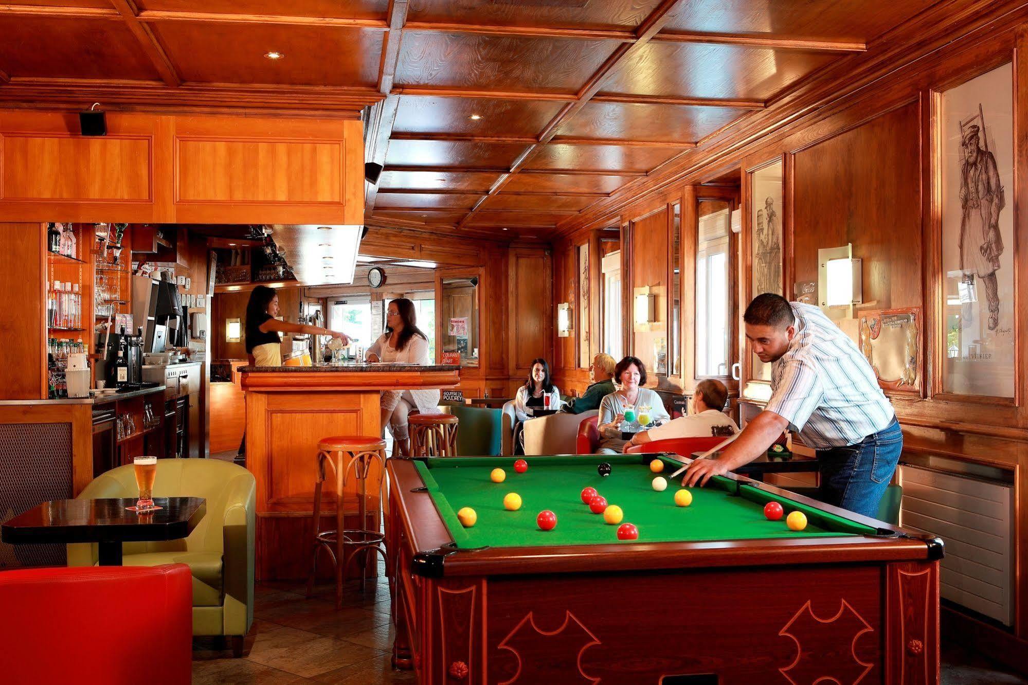 Hotel De La Cloche Dole Dış mekan fotoğraf