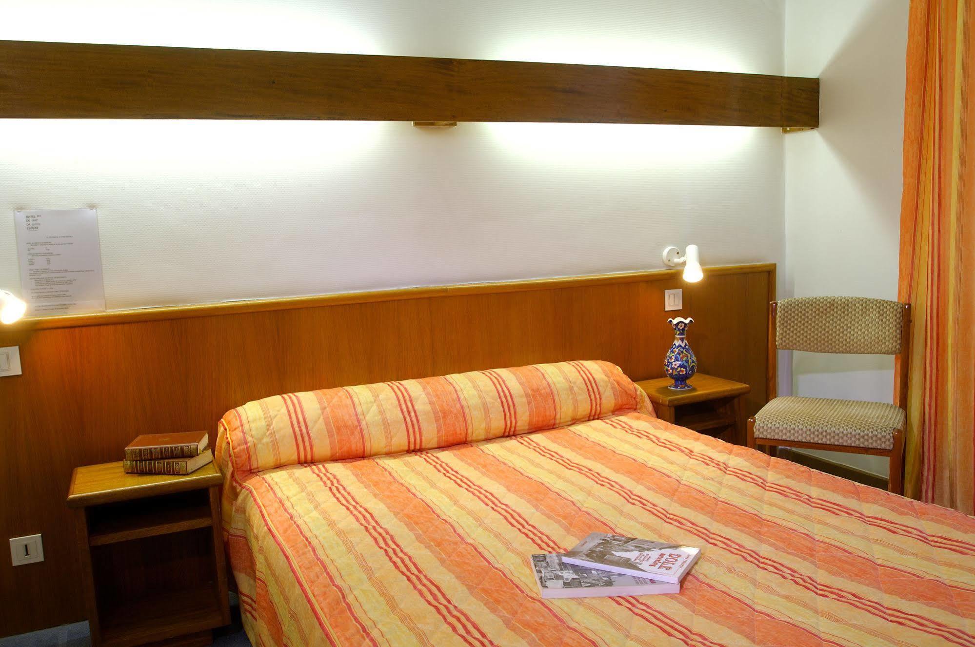 Hotel De La Cloche Dole Dış mekan fotoğraf