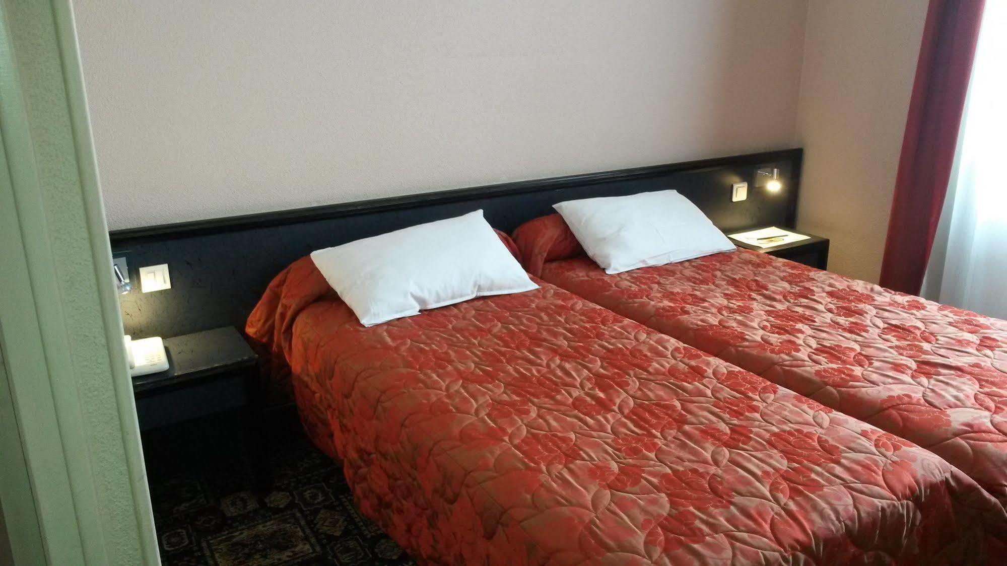 Hotel De La Cloche Dole Dış mekan fotoğraf