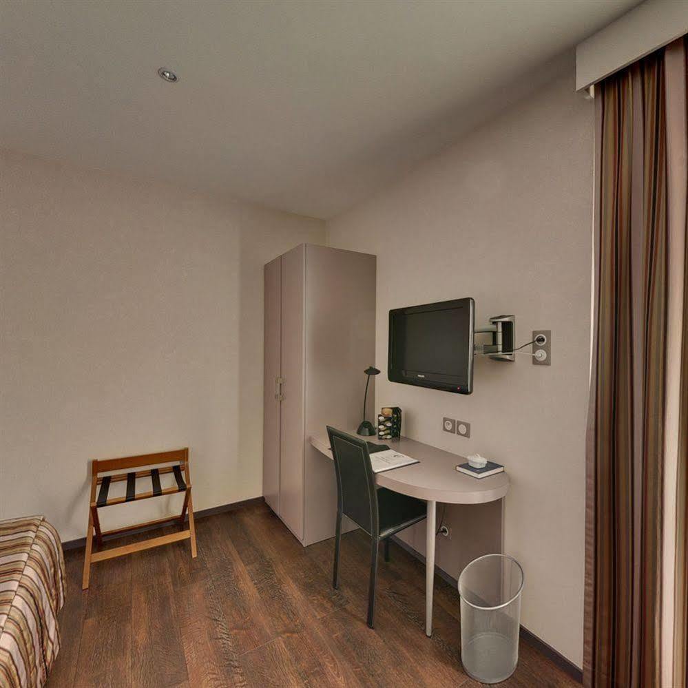 Hotel De La Cloche Dole Dış mekan fotoğraf